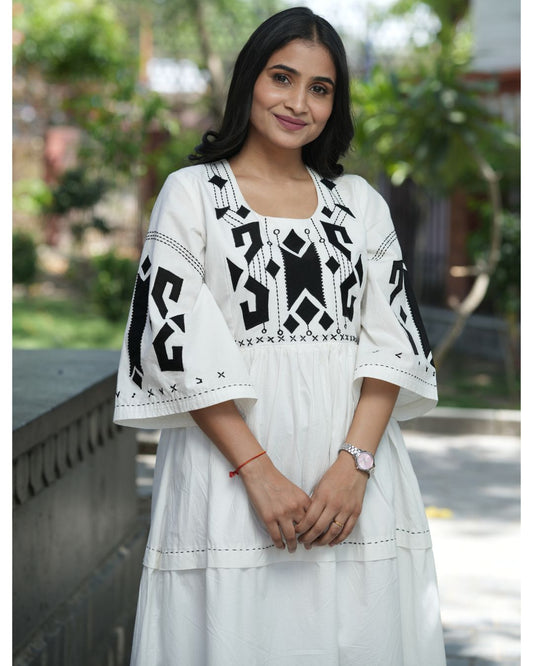 Stylish Cotton Appliqué Kurta for Women – Perfect Ethnic Wear for Any Occasion