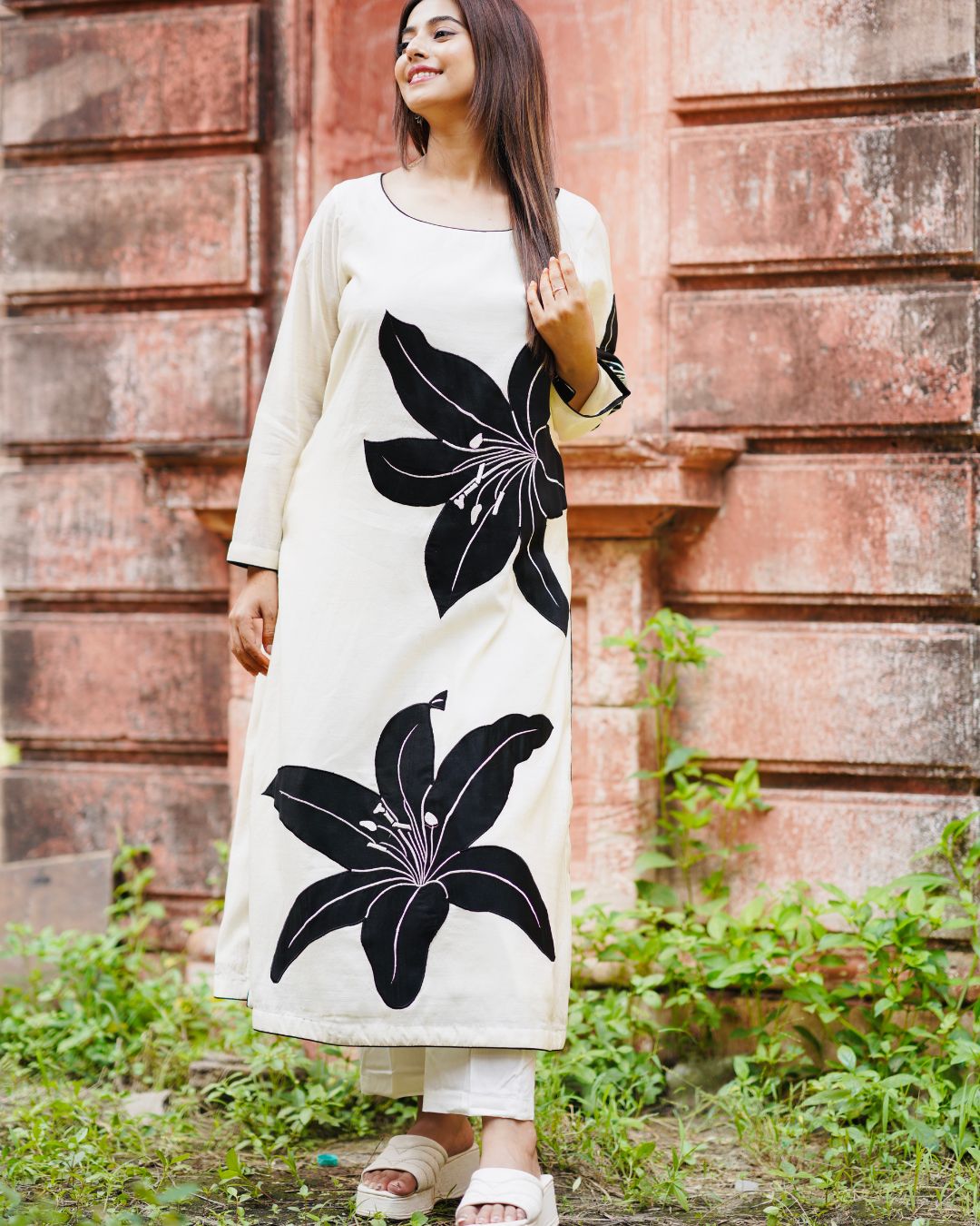 Elegant Organic Cotton Silk Kurta With Appliqué Work - Panchakanya Clothing