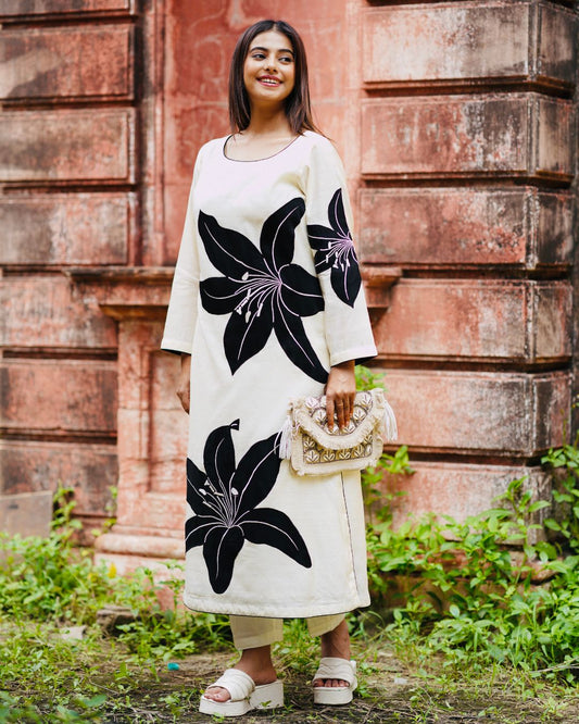 Elegant Organic Cotton Silk Kurta With Appliqué Work - Panchakanya Clothing